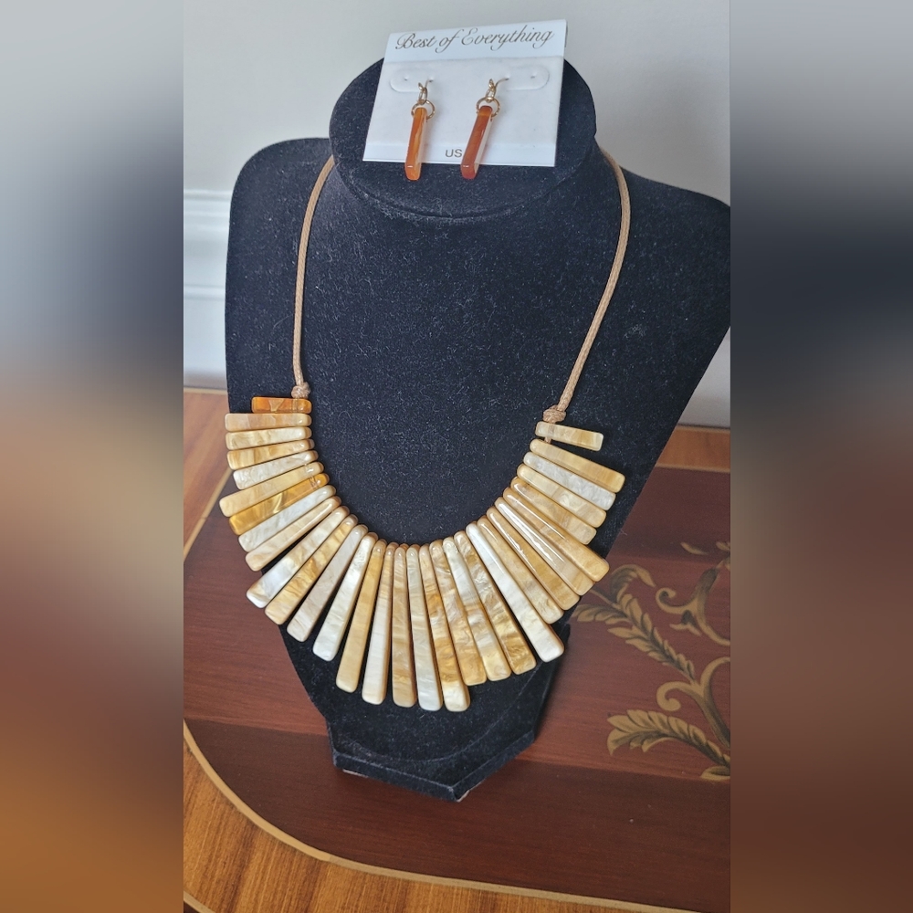 Mother of pearl necklace and earrings